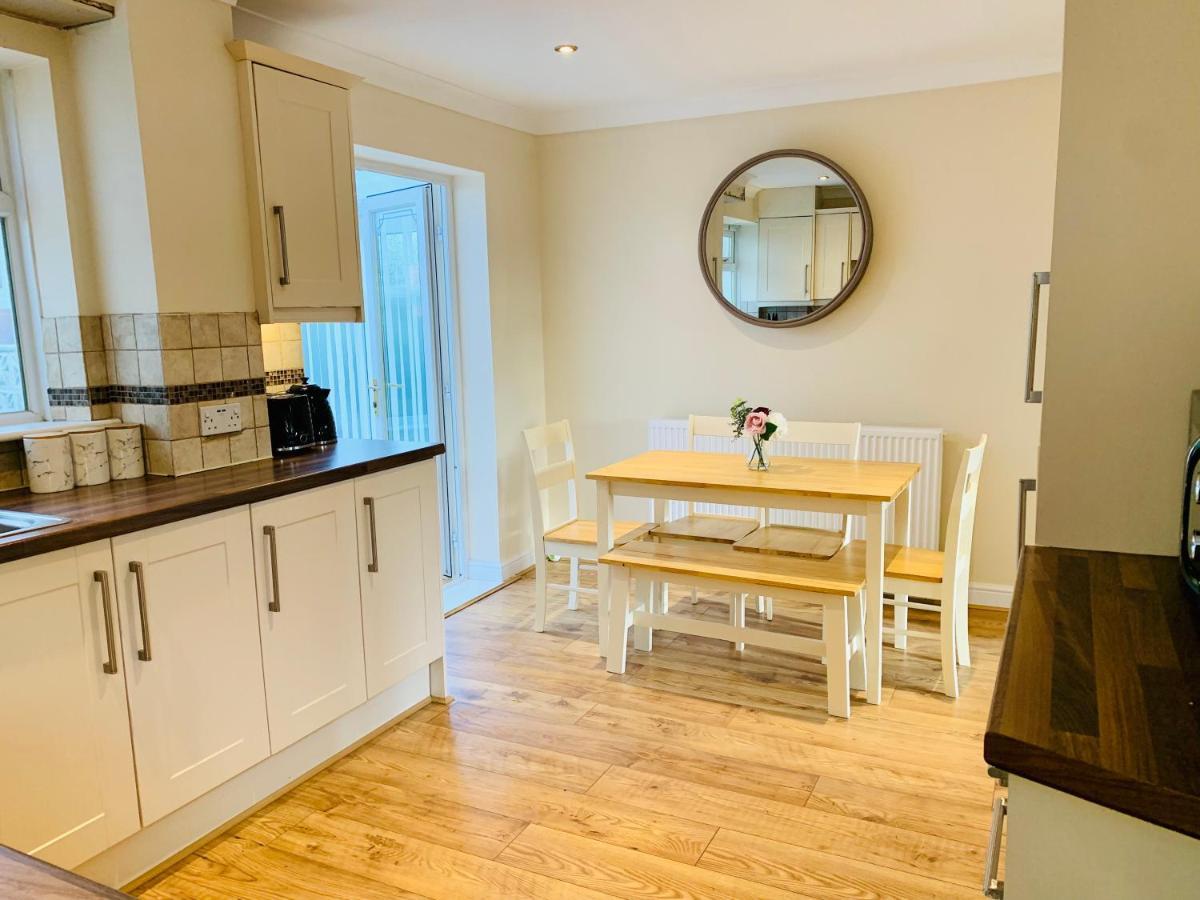 Homely Detached 3 Bedroom House Near Sheffield Rotherham Eksteriør billede