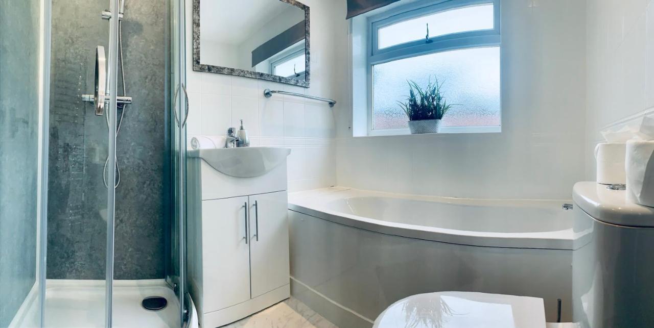 Homely Detached 3 Bedroom House Near Sheffield Rotherham Eksteriør billede