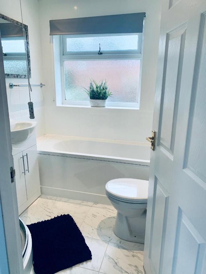Homely Detached 3 Bedroom House Near Sheffield Rotherham Eksteriør billede